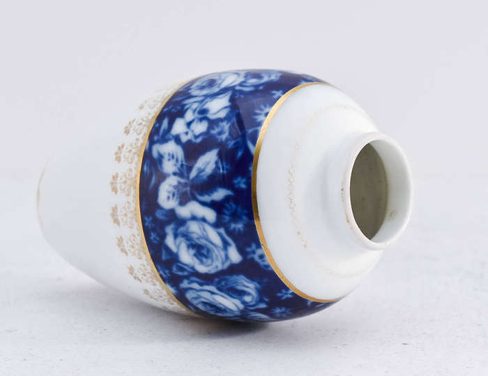 Rosenthal Bavaria Porcelain Vase  Cobalt Blue Roses & Gold Trim  c.1930s