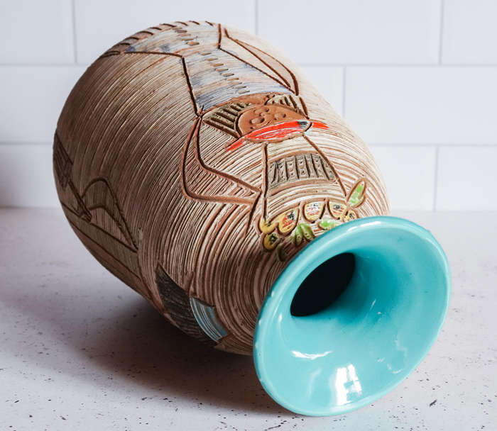 Mid-century Italian pottery, marked 'Italy' with model number 8336