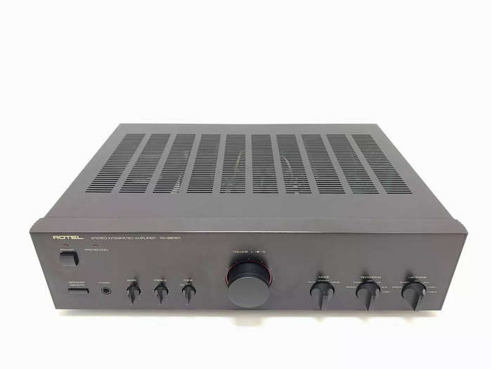 Rotel RA-980BX Stereo Integrated Amplifier 200 Watts RMS Vintage 1991 Good Look