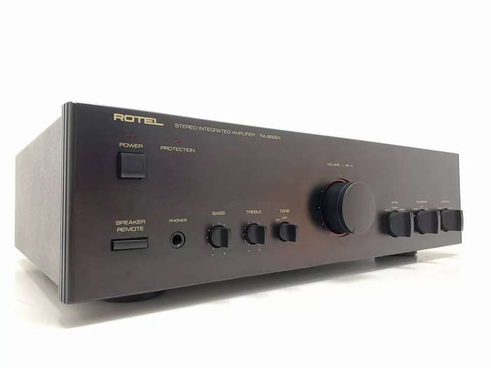Rotel RA-980BX Stereo Integrated Amplifier 200 Watts RMS Vintage 1991 Good Look