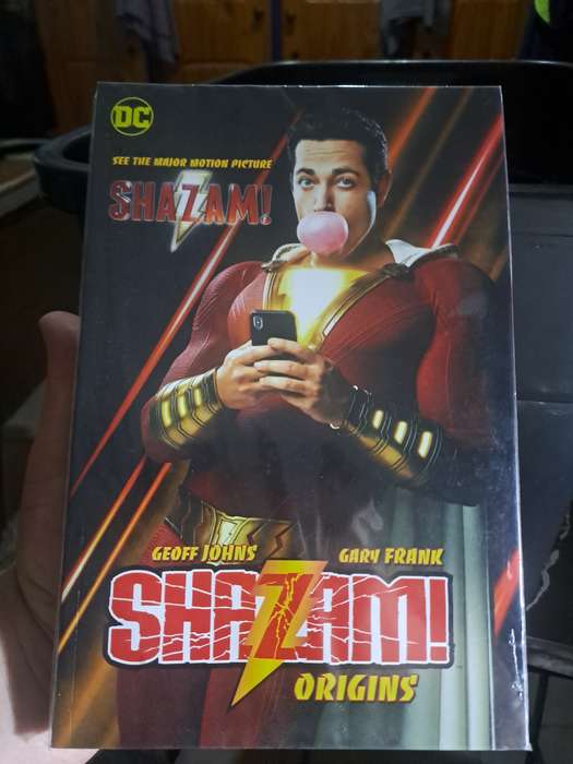 Shazam Origins [ISBN9781401287894] (DC)