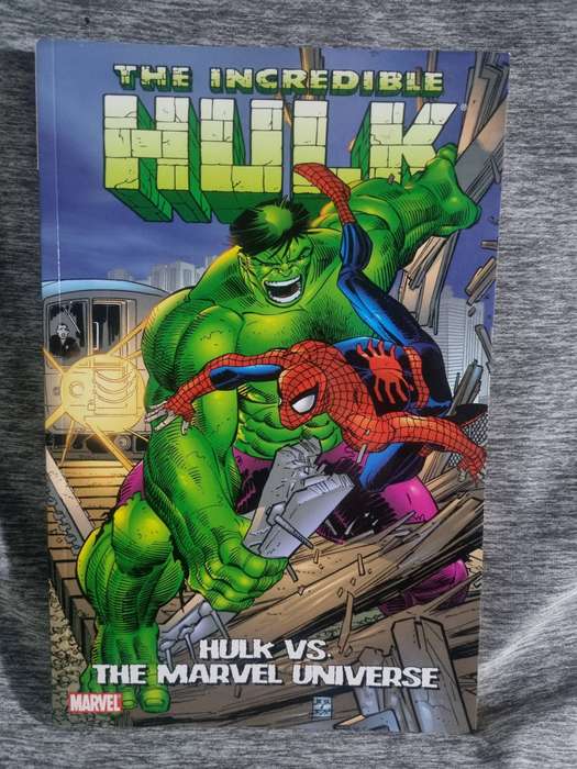 Hulk Vs The Marvel Universe [ISBN 9780785131298](Marvel Comics)
