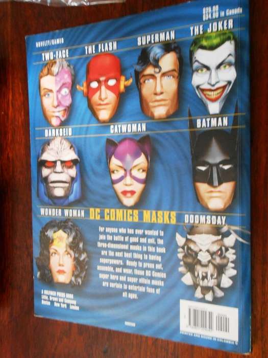 Masks [ISBN 9780821224342]  (DC Comics)