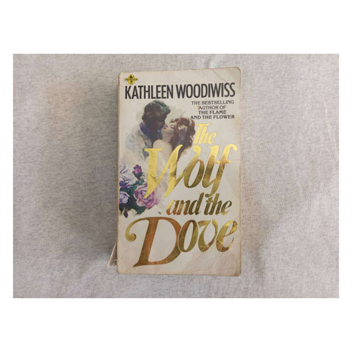 The Wolf and the Dove  Kathleen E. Woodiwiss