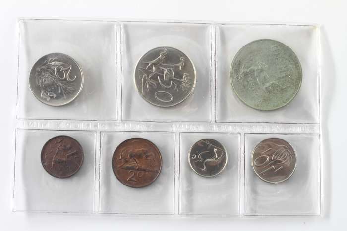 1967 Afrikaans Suid Africa (UNC) Uncirculated Mint Pack Set (Silver R1) * **Mintage ONLY 20,000**