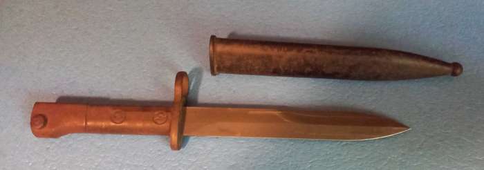 Uzi bayonet