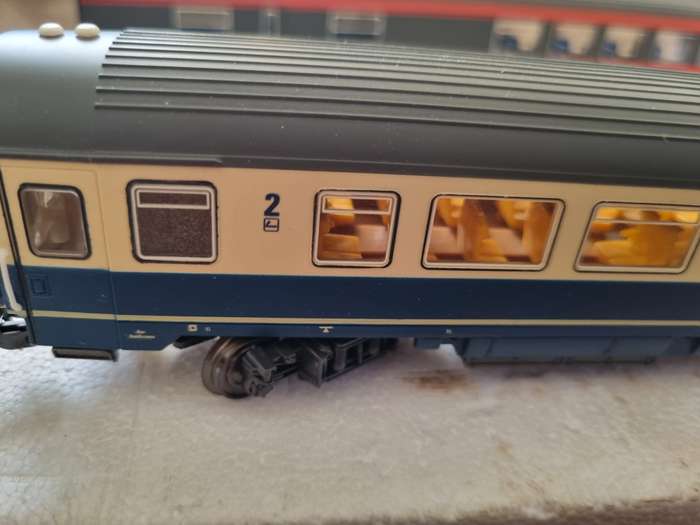 ROCO S-Bahn Control Car & Passenger /Dining CARS (H0 Scale)