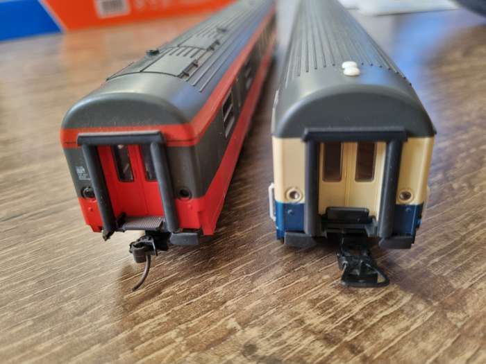 ROCO S-Bahn Control Car & Passenger /Dining CARS (H0 Scale)