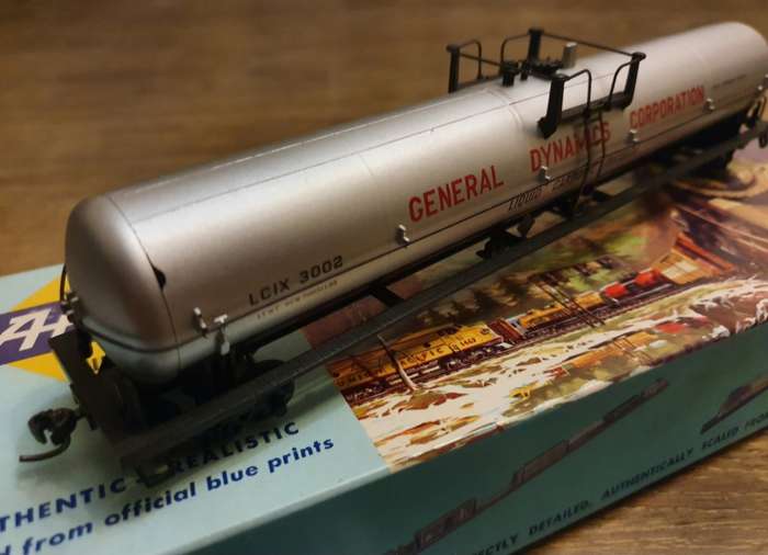 Tanker /Hoppers - H0 scale
