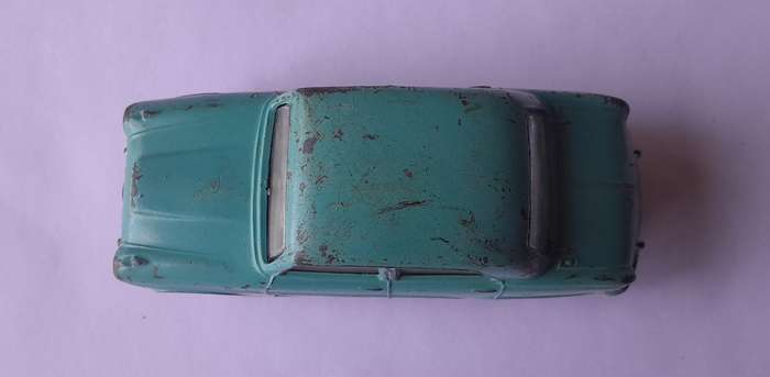 Corgi Toys 201 Austin Cambridge In Original Box. 9cm.