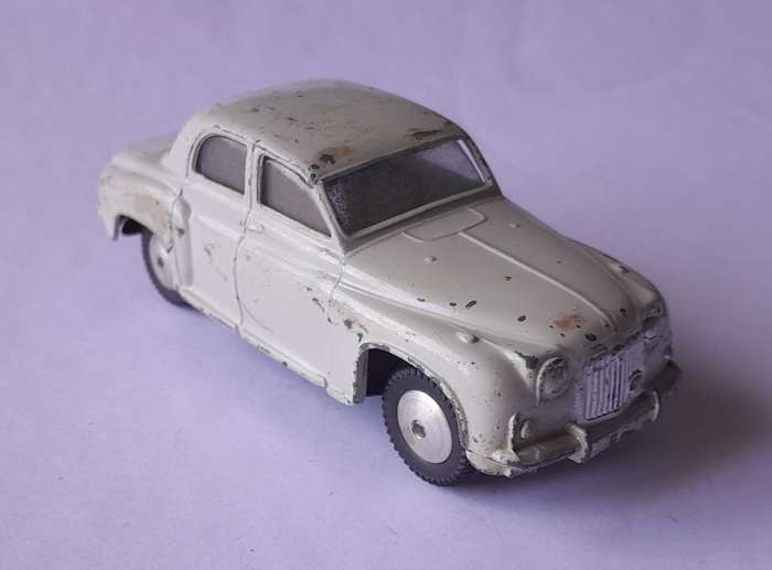 Corgi Toys 204 Rover 90 Saloon In Original Box. 9.9cm.