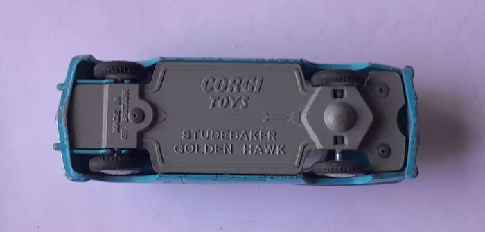 Corgi Toys 211 Studebaker Golden Hawk In Original Box. 11.4cm.