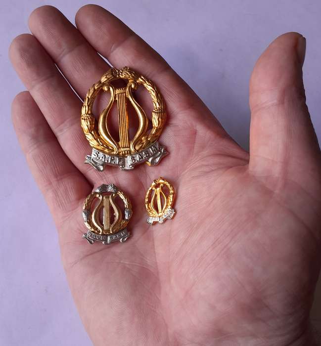 SADF Army Band Badge Set.  Cap, Collar and Lapel.