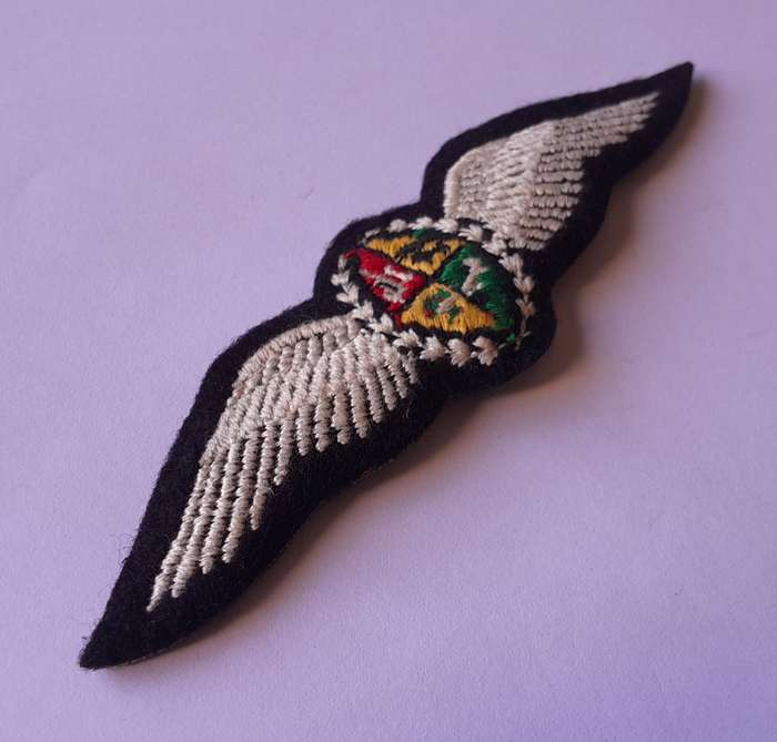Early SA Airforce Pilots Wing Embroidered Badge.