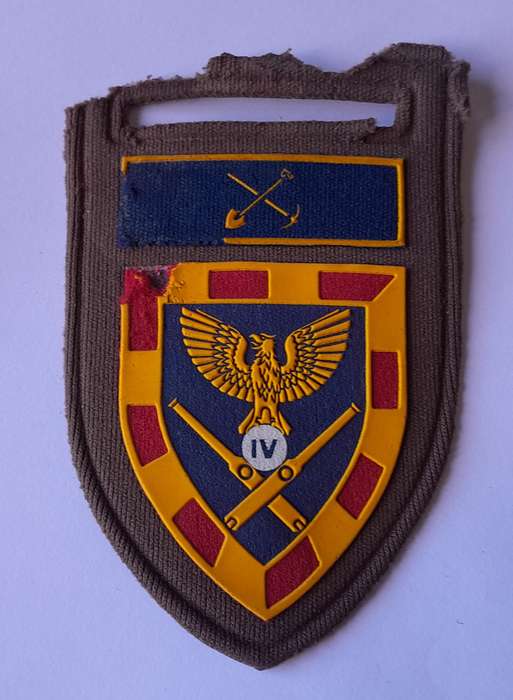 SADF 4 Artillery Regiment with Northwest Command Bar Tupper Flash. Damaged.