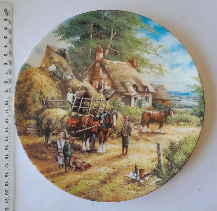 Vintage Wedgwood Limited Edition Collector's Plate. "Making the Hayrick". 20.5cm.