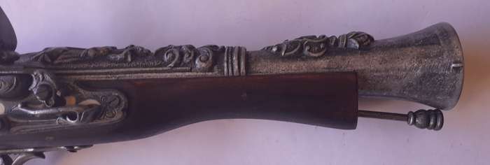 Vintage replica blunderbuss pistol with inlay and solid walnut, 40cm