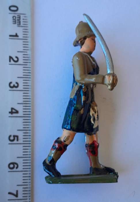 Boer War Black Watch Lead Figurine.  6cm