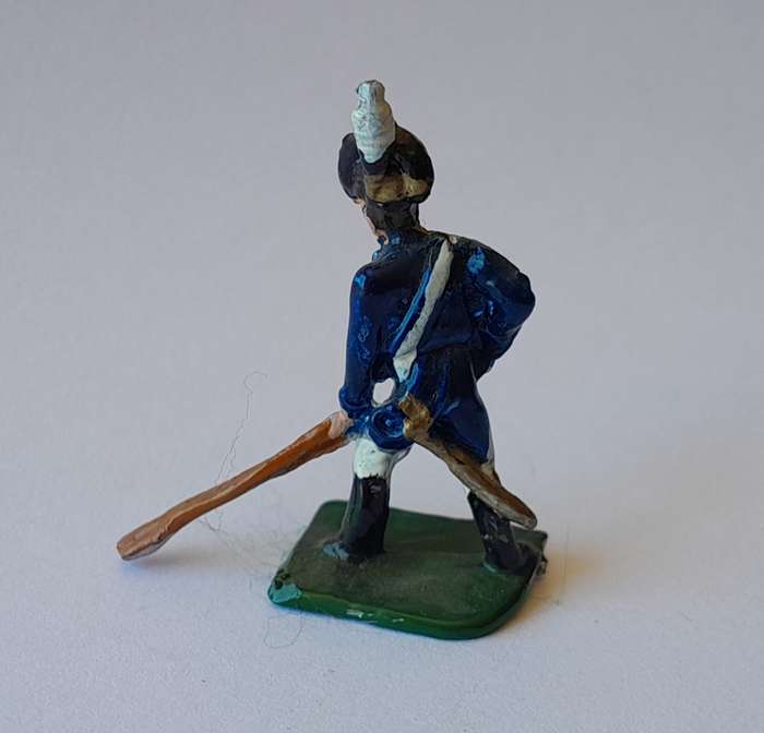 Miniature Napoleonic Artillery Crew Lead Figurine Set.