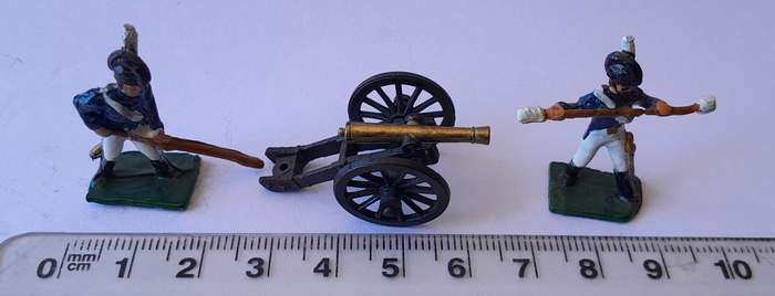 Miniature Napoleonic Artillery Crew Lead Figurine Set.