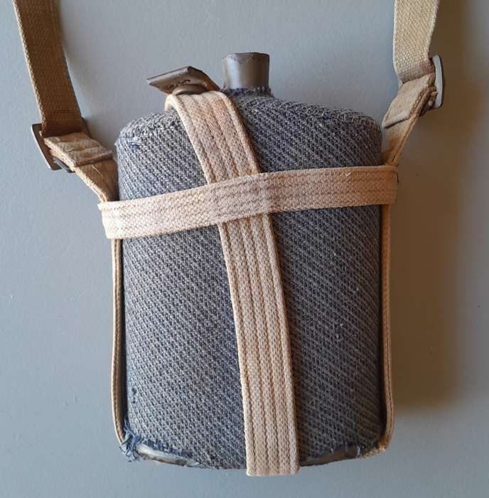 WW2 RAF Mk VII Water Bottle With Harness and Shoulder Strap. No Stopper.