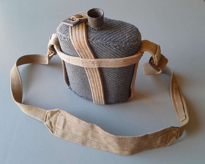 WW2 RAF Mk VII Water Bottle With Harness and Shoulder Strap. No Stopper.