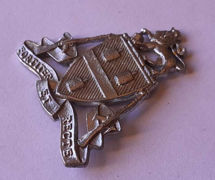 Johannesburg Regiment Cap Badge. No Lugs.