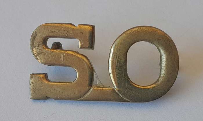 Early SA Army Student Officer Shoulder Title.  Lugs Intact.