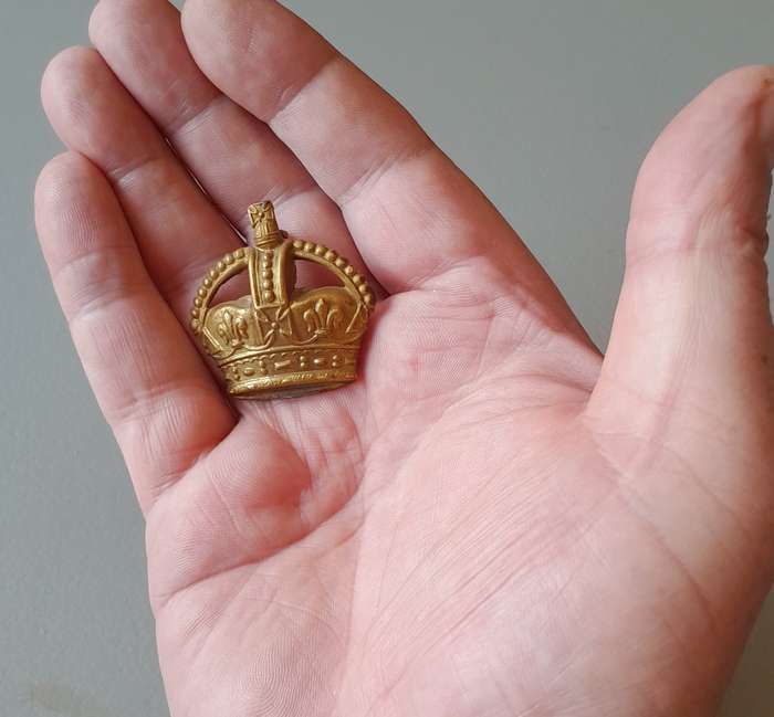 Large WW2 British Officer's Rank Badge.  King's Crown. Lugs Intact.