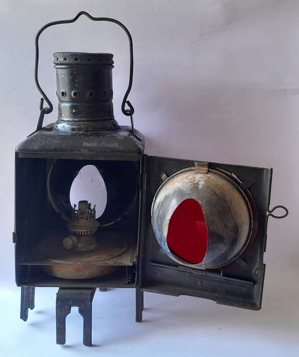 Rare Vintage Deutsche Bahn Railway Lamp. Original and Complete. 51cm.