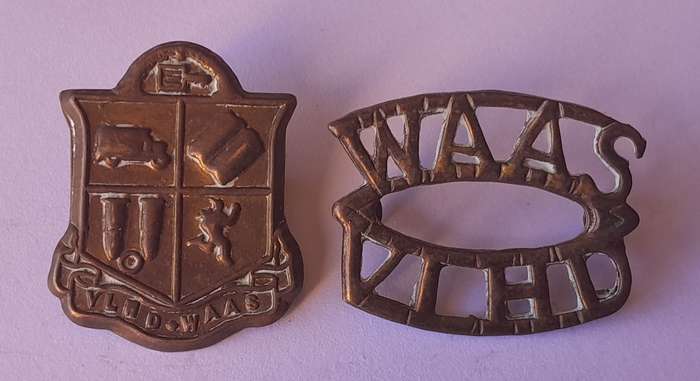 WW2 SA Woman's Auxiliary Service Badge & Title. Lugs Intact.