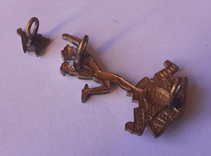 Rhodesian Corps of Signals Beret Badge.  Lugs Intact.