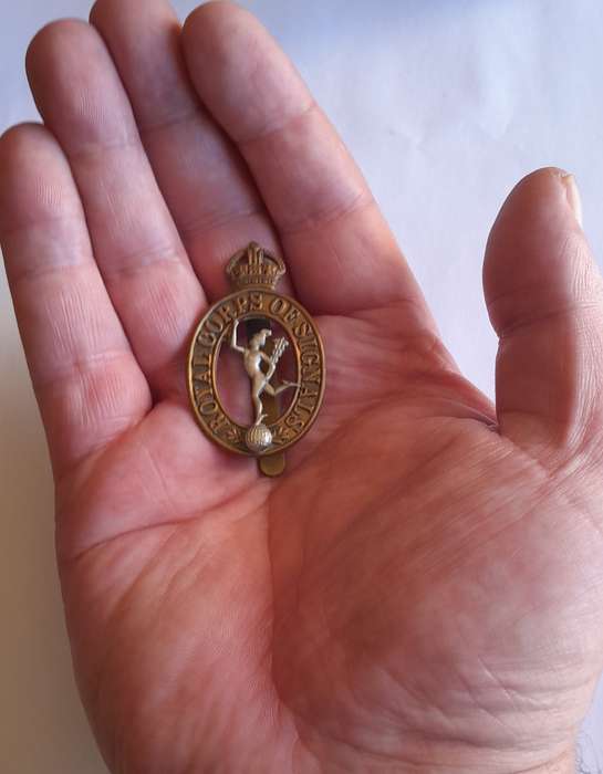WW2 British Army Royal Corps of Signals Cap Badge.  Slider Intact.