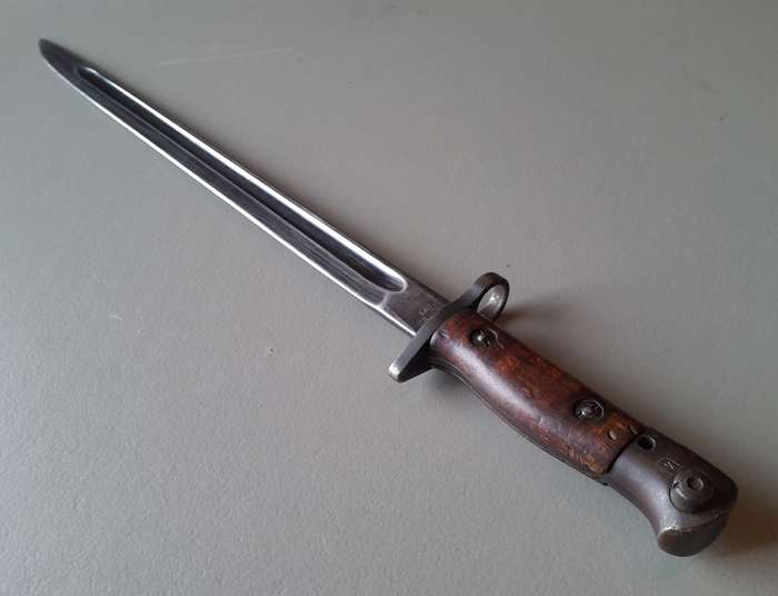 S.A. Police Issue WW1 1907 Pattern Sanderson Sword Bayonet With Scabbard.
