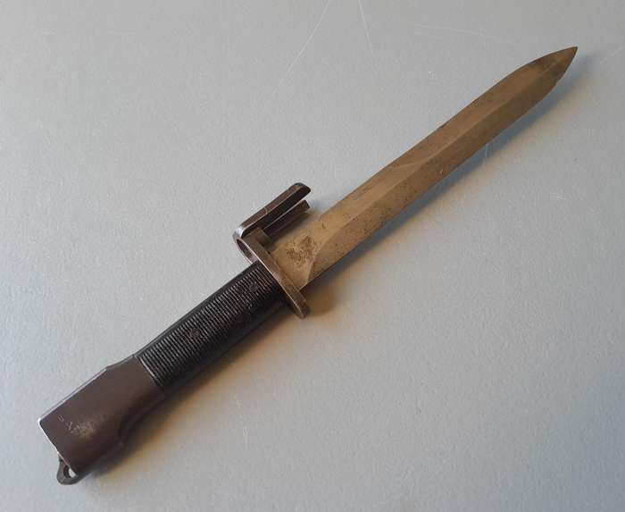 SADF / SAP M1 FN-FAL Type-A Knife Bayonet with Metal Scabbard.  No. 22281.