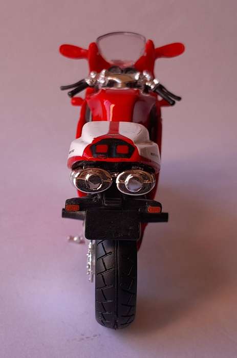 Vintage Bburago Die-Cast Ducati 998R. Scale 1/18.  11.5cm