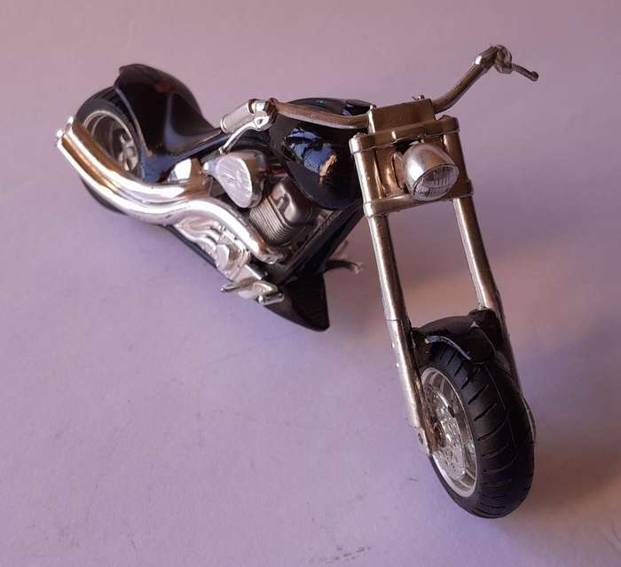 Vintage Maisto Die-Cast Custom Chopper.  13cm