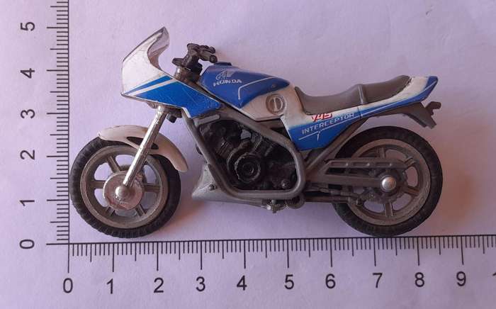 Rare Vintage Die-Cast Honda V45 Interceptor.  8cm.  Possibly Riki Toys.