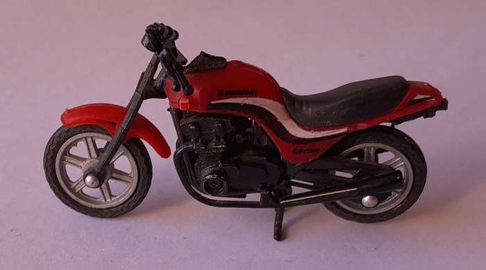 Rare Vintage Kawasaki GPZ 1100. Die-Cast Engine.  No Fairing.  7.5cm