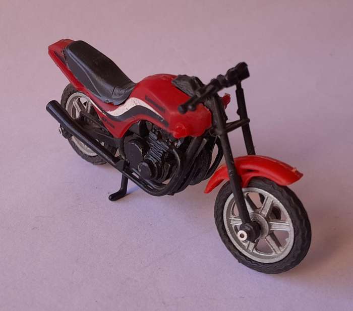 Rare Vintage Kawasaki GPZ 1100. Die-Cast Engine.  No Fairing.  7.5cm