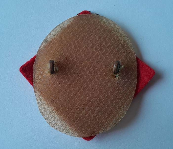 Royal Rhodesia Regiment Beret Badge.  1957-1972.  Lugs Intact.