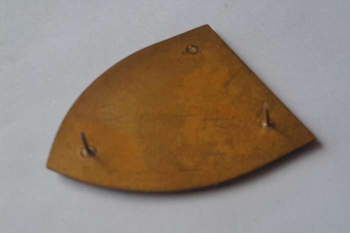 SADF 1 SAI (South African Infantry) Shoulder Flash (Type 1).  2 Pins Intact.
