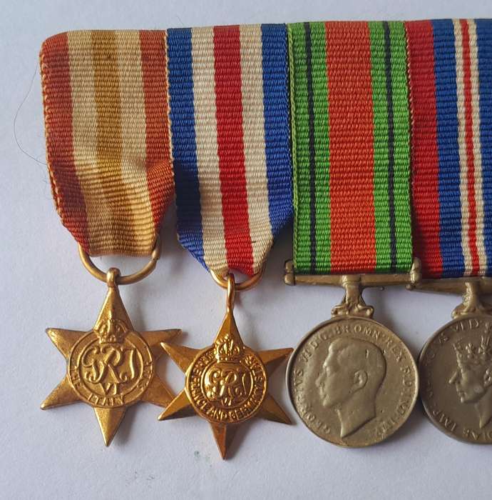 WW2 Miniature Medal Group.  6 x Medals.