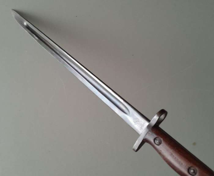 Rare WW2 Australian Orange Arsenal Pattern 1907 Bayonet With Scabbard And Frog.  Dated 1942.