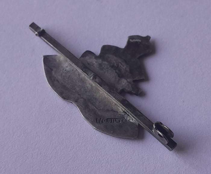 WW2 Solid Silver SA Artillery Sweetheart Badge.  Clasp Present (No Pin).