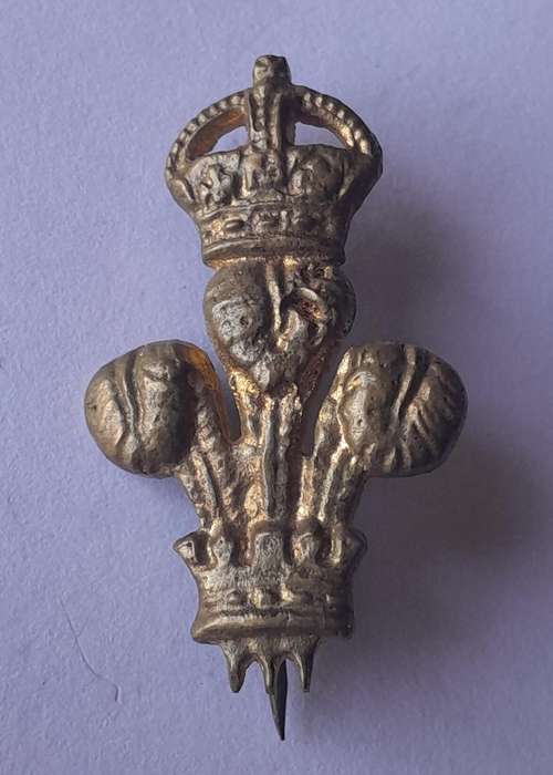 WW2 Yeomanry Sweetheart Badge.  Pin Intact.