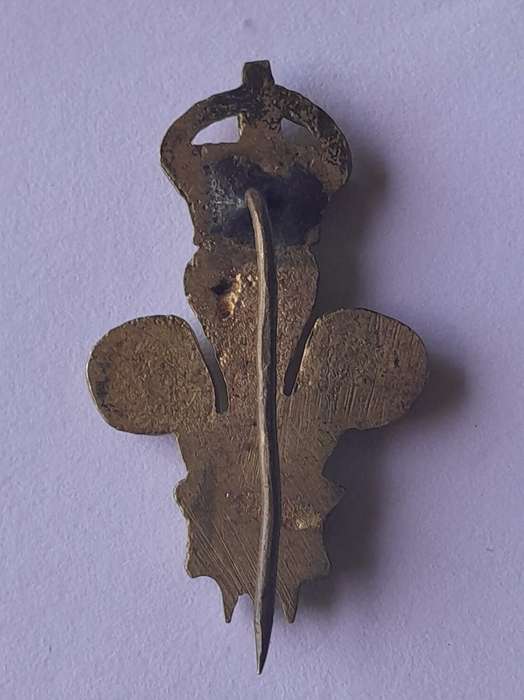 WW2 Yeomanry Sweetheart Badge.  Pin Intact.