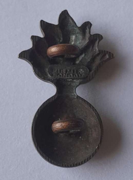 Early Transvaal Horse Artillery Badge.  Lugs Intact.