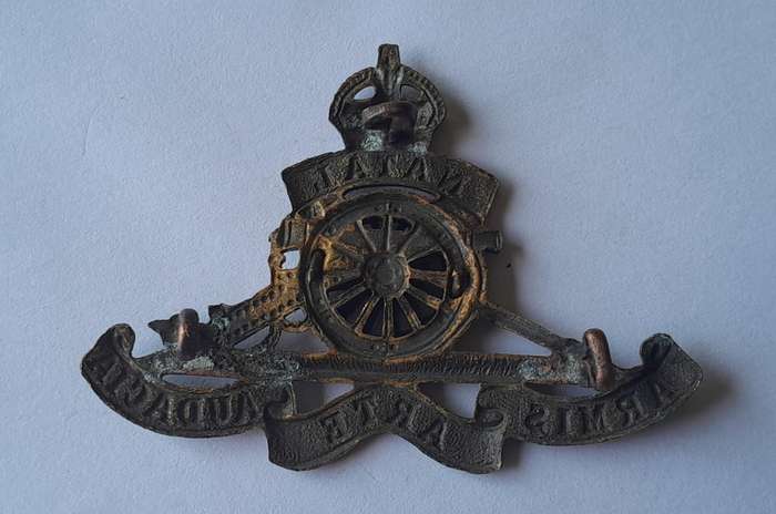 WW2 Natal Field Artillery Cap Badge.  Lugs Intact.