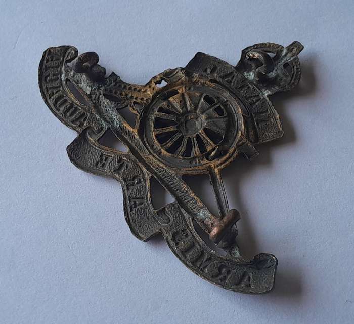 WW2 Natal Field Artillery Cap Badge.  Lugs Intact.